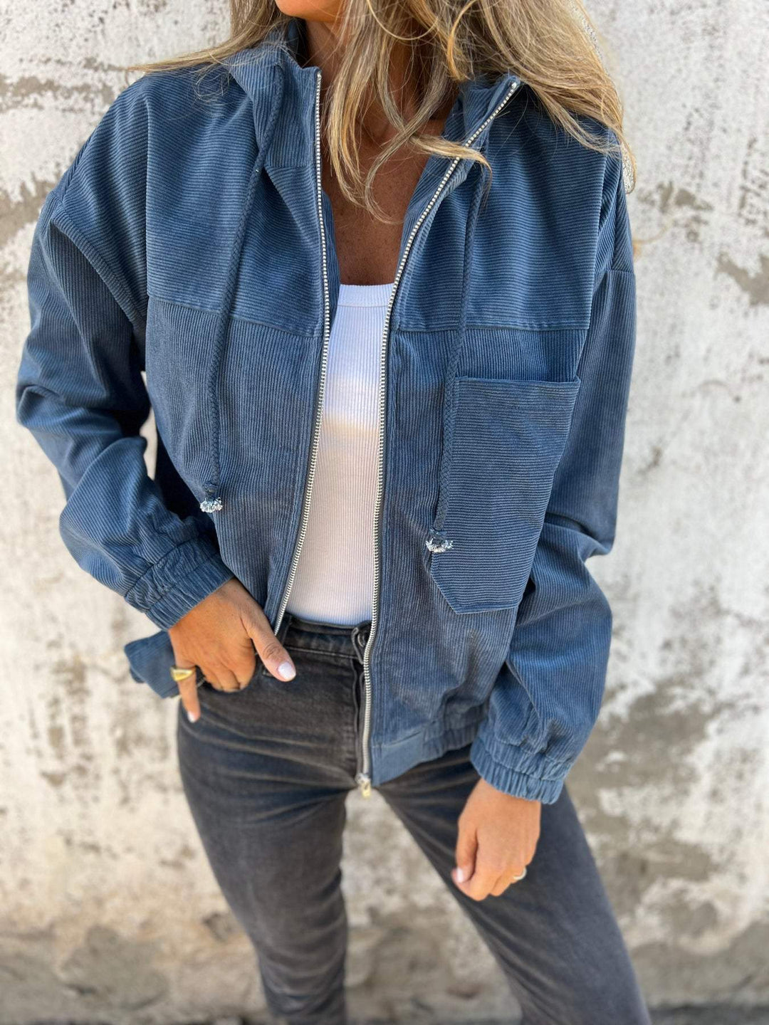 Isabella  Casual jacket with hood and zip