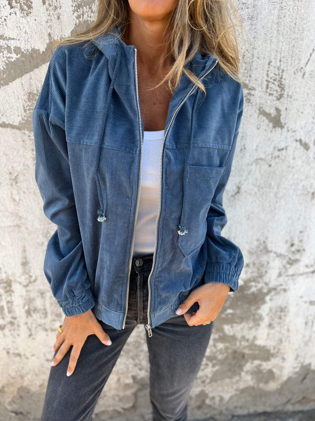 Isabella  Casual jacket with hood and zip