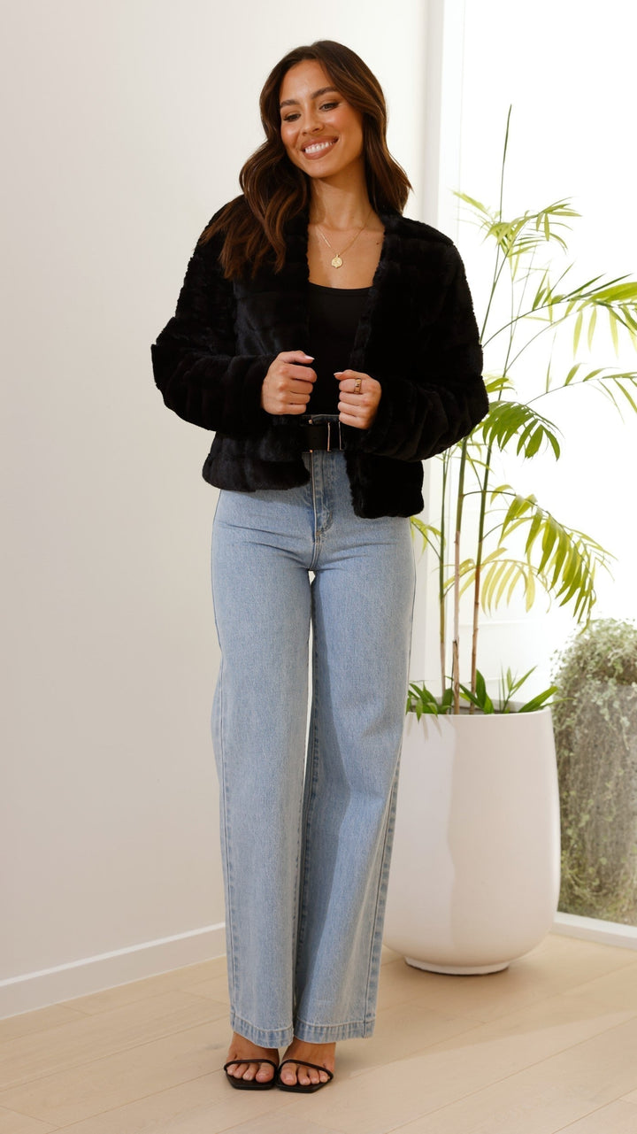 Women’s Crop Jacket – Faux Fur – Quilted – Open Front – Structured Fit – Plush Texture