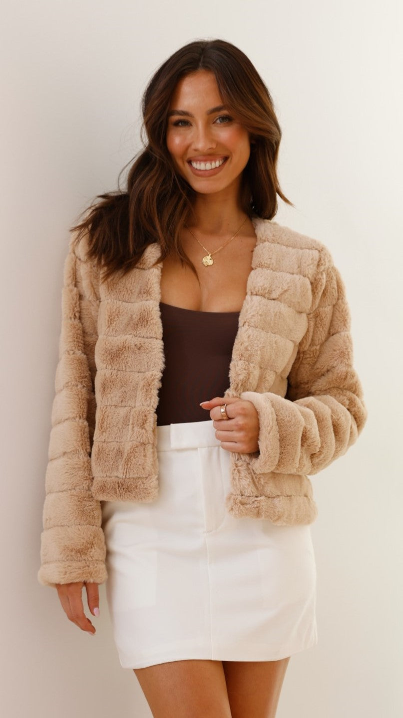 Women’s Crop Jacket – Faux Fur – Quilted – Open Front – Structured Fit – Plush Texture