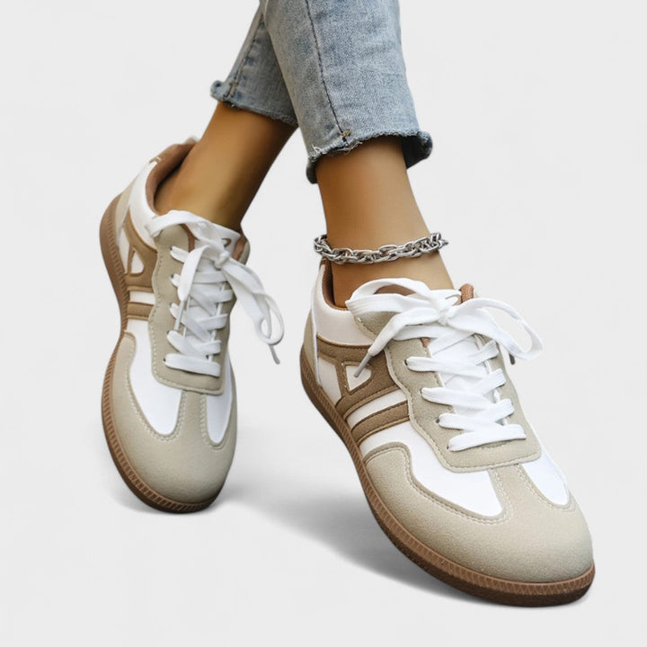 Elizabeth – Comfortable trainers with support