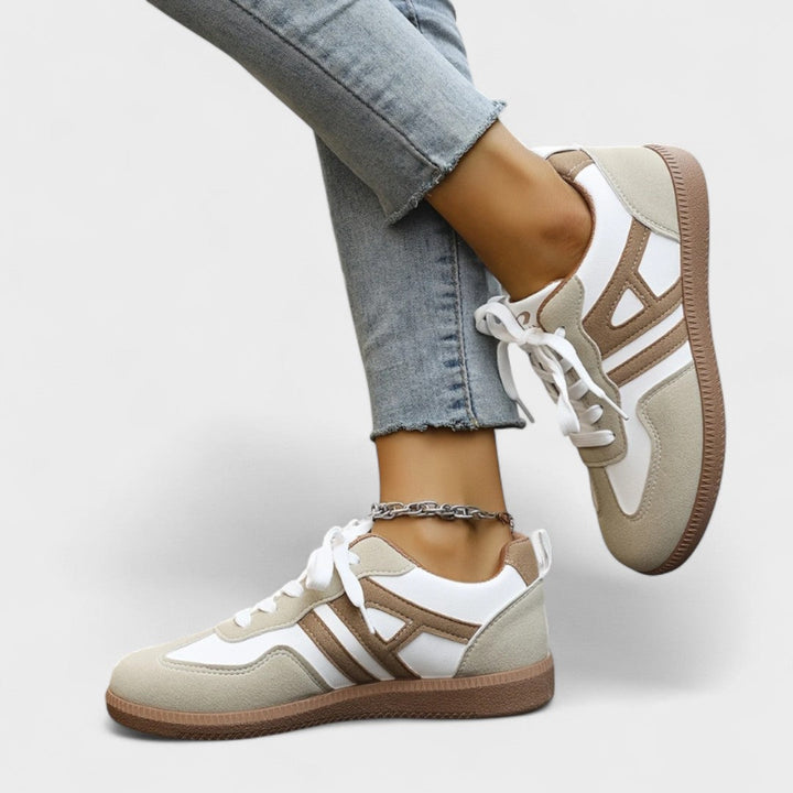Elizabeth – Comfortable trainers with support