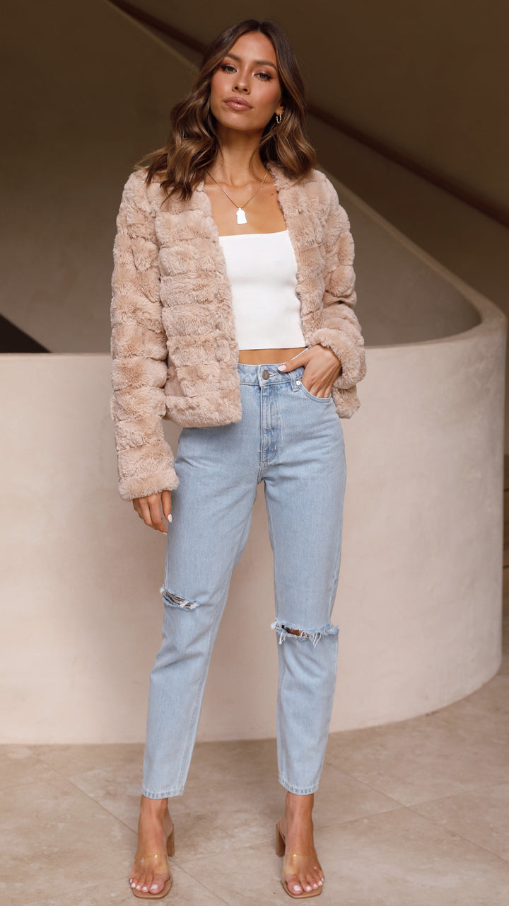 Women’s Crop Jacket – Faux Fur – Quilted – Open Front – Structured Fit – Plush Texture