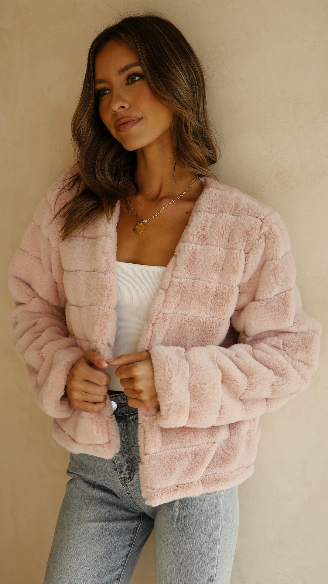 Women’s Crop Jacket – Faux Fur – Quilted – Open Front – Structured Fit – Plush Texture