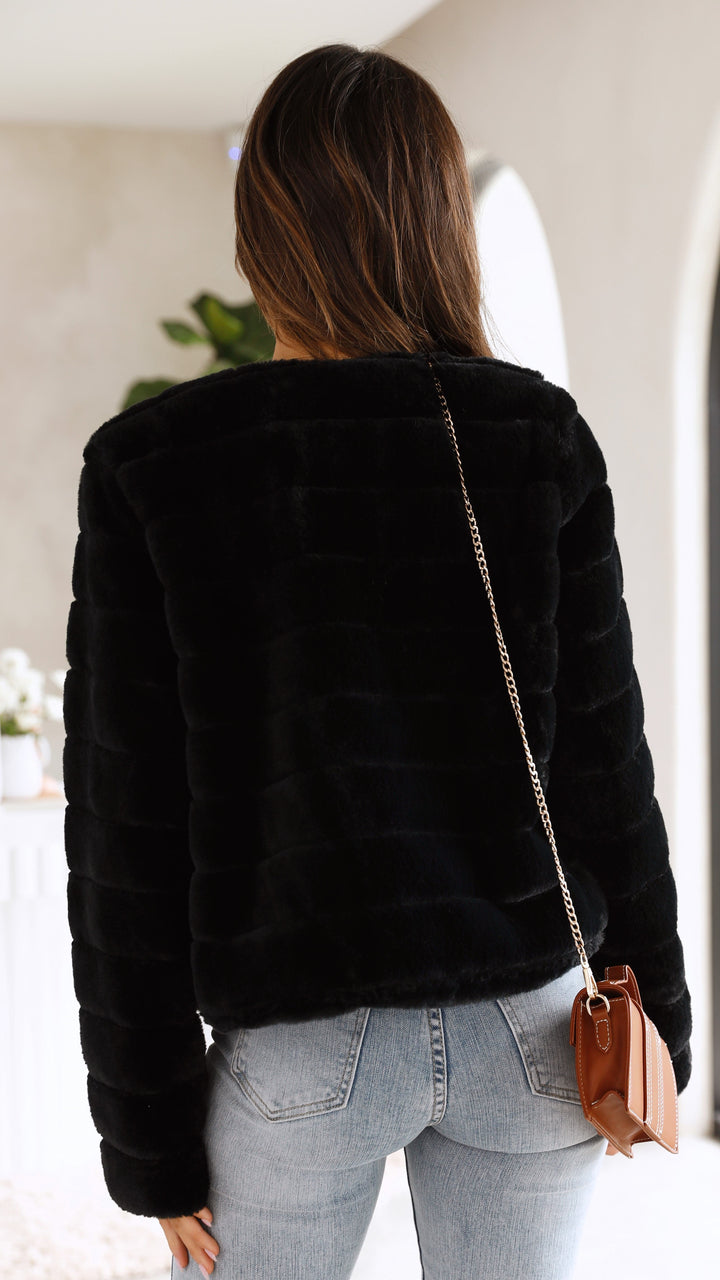 Women’s Crop Jacket – Faux Fur – Quilted – Open Front – Structured Fit – Plush Texture