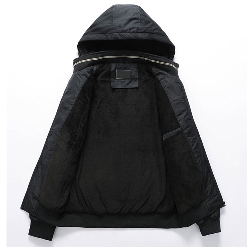 Men's hooded jacket with multiple pockets