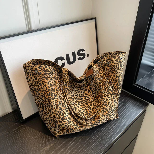 Women's Oversized Tote Bag - Striking Leopard Print Spacious