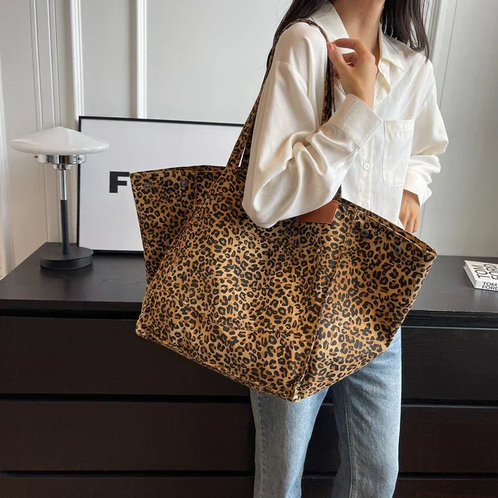 Women's Oversized Tote Bag - Striking Leopard Print Spacious